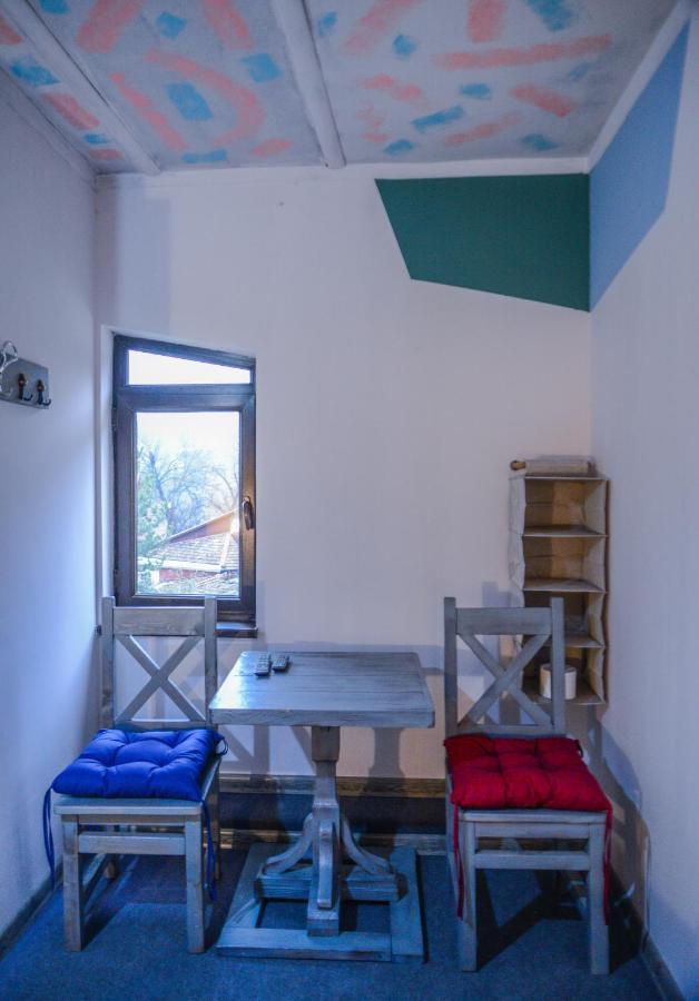 Paxlava Guesthouse & Restaurant Dilidzjan Buitenkant foto