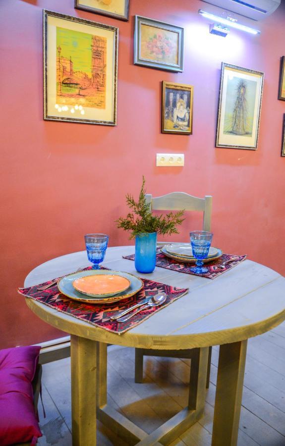 Paxlava Guesthouse & Restaurant Dilidzjan Buitenkant foto