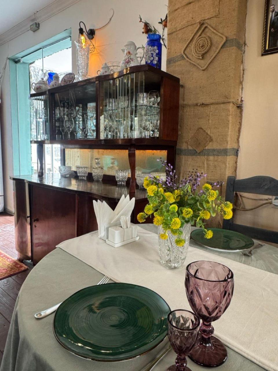 Paxlava Guesthouse & Restaurant Dilidzjan Buitenkant foto