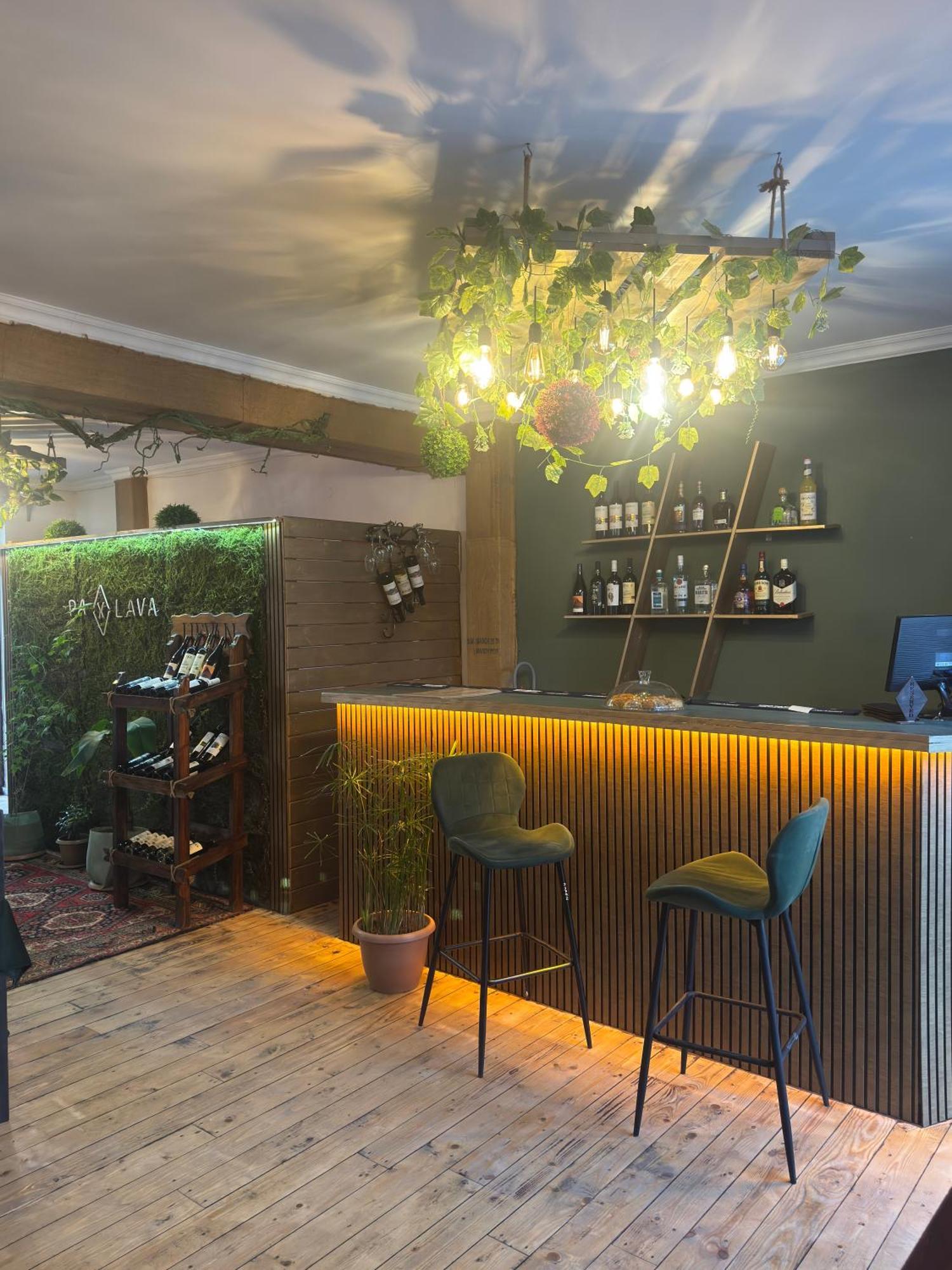 Paxlava Guesthouse & Restaurant Dilidzjan Buitenkant foto