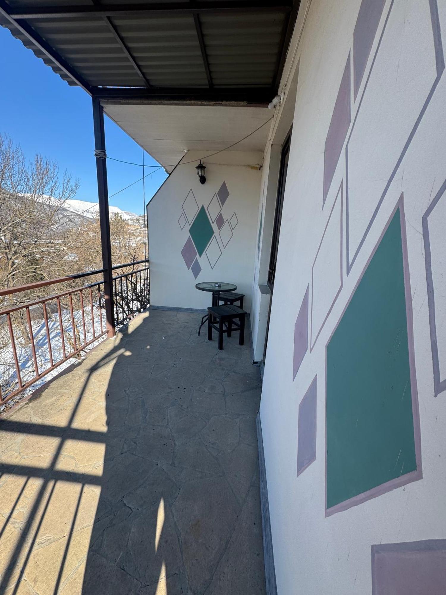 Paxlava Guesthouse & Restaurant Dilidzjan Buitenkant foto