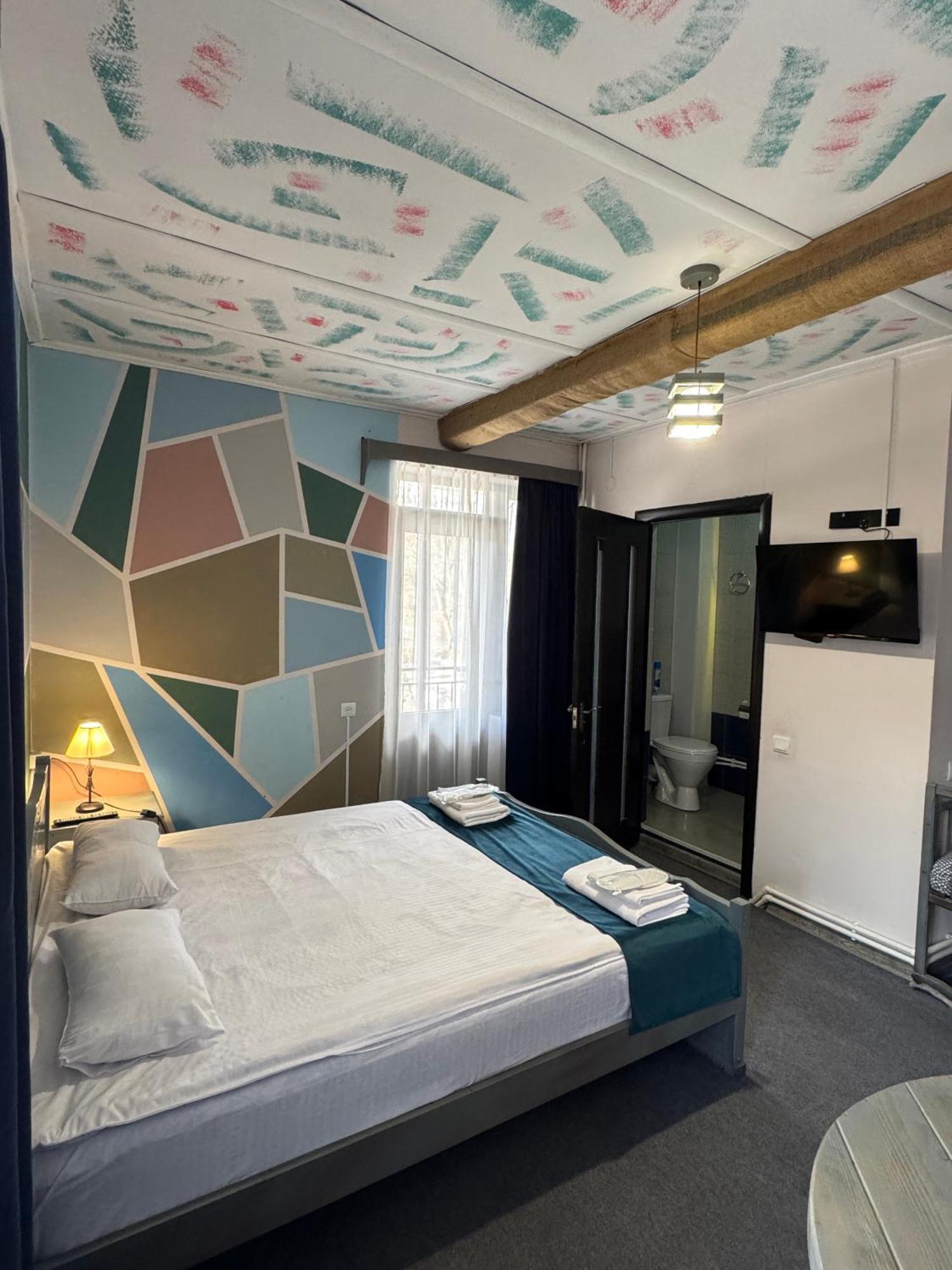 Paxlava Guesthouse & Restaurant Dilidzjan Buitenkant foto