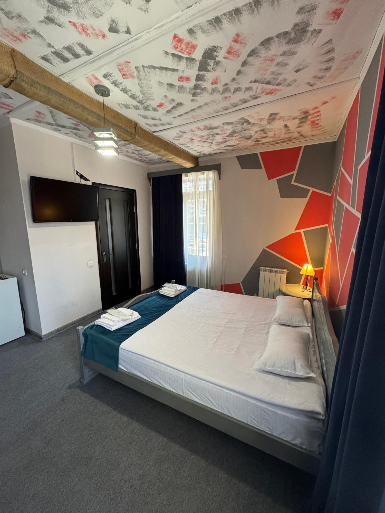 Paxlava Guesthouse & Restaurant Dilidzjan Buitenkant foto