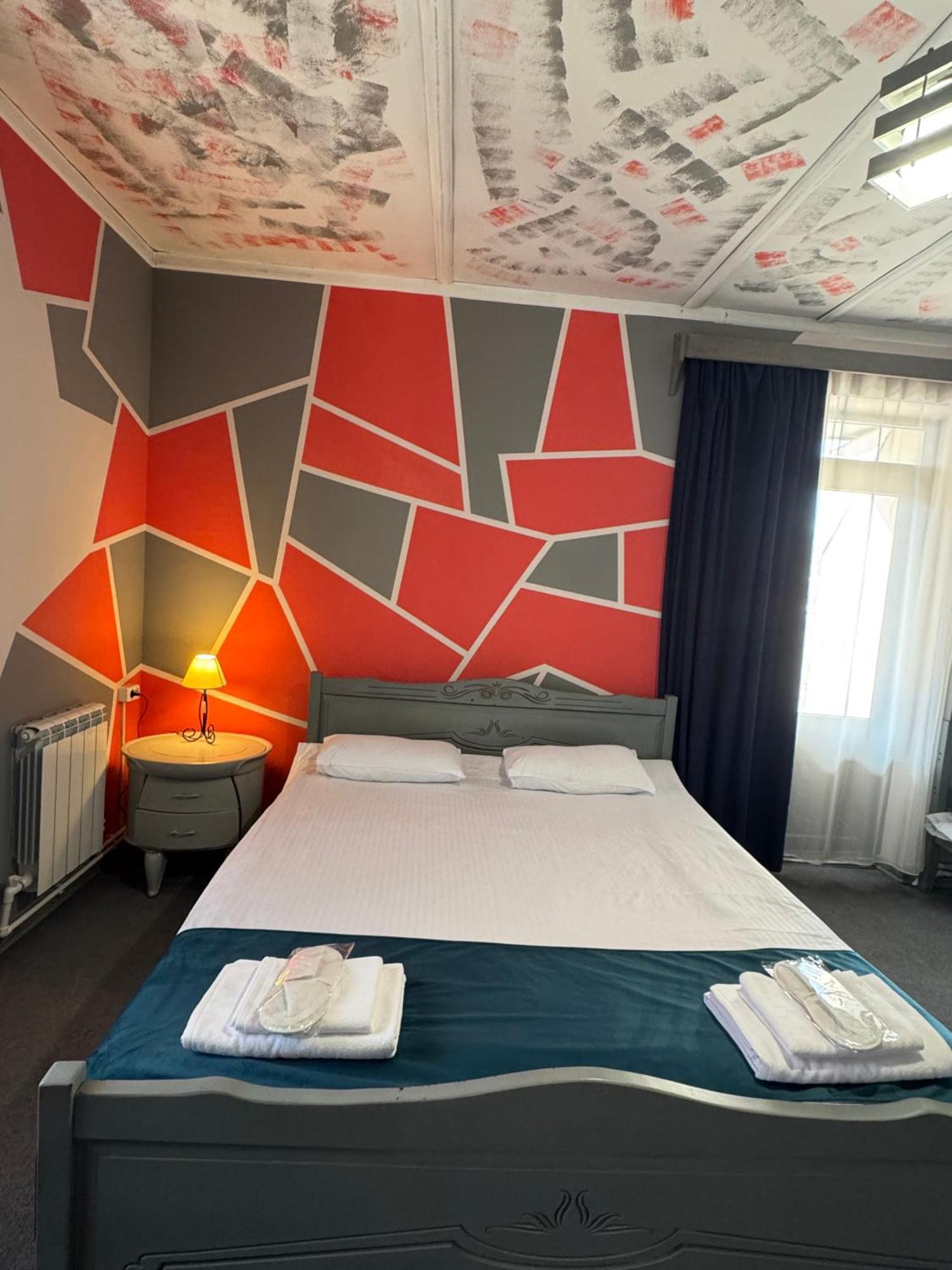 Paxlava Guesthouse & Restaurant Dilidzjan Buitenkant foto